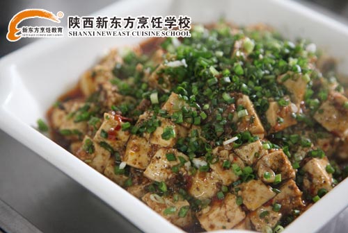 王厨师长现场制作拿手好菜——麻婆豆腐