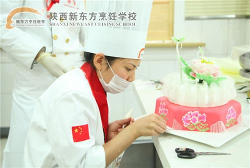 花朵在手中灿烂绽放