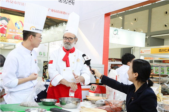 陕西新东方烹饪学校引领西点新食尚,献技西安曲江烘焙展!