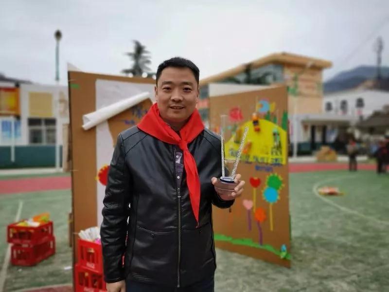 开启“心”世界之环保大课堂 陕西新东方烹饪学校希望小学公益行!