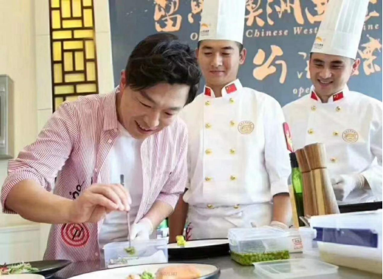 热烈庆祝新东方烹饪教育30周年盛典成功举办!