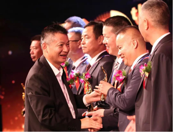 热烈庆祝新东方烹饪教育30周年盛典成功举办!