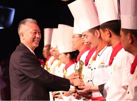 热烈庆祝新东方烹饪教育30周年盛典成功举办!