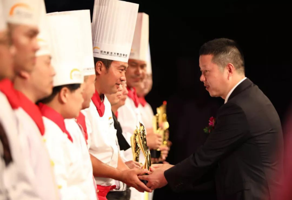 热烈庆祝新东方烹饪教育30周年盛典成功举办!