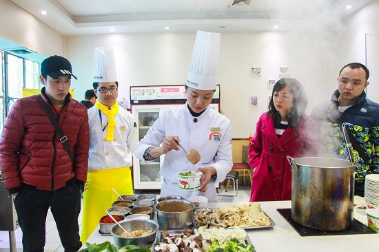 2019年,为什么越来越多的初高中生选择学厨师?