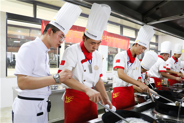 2019年,为什么越来越多的初高中生选择学厨师?