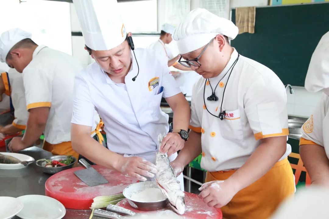 2019年学厨师学费多少?
