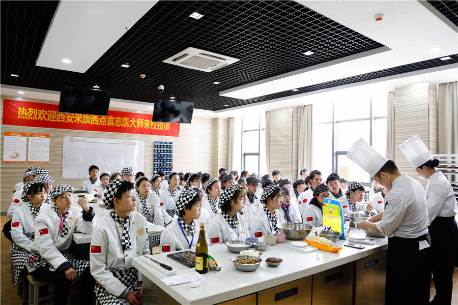 陕西新东方学子有福啦!三位教师同进校园,倾囊传授技艺!