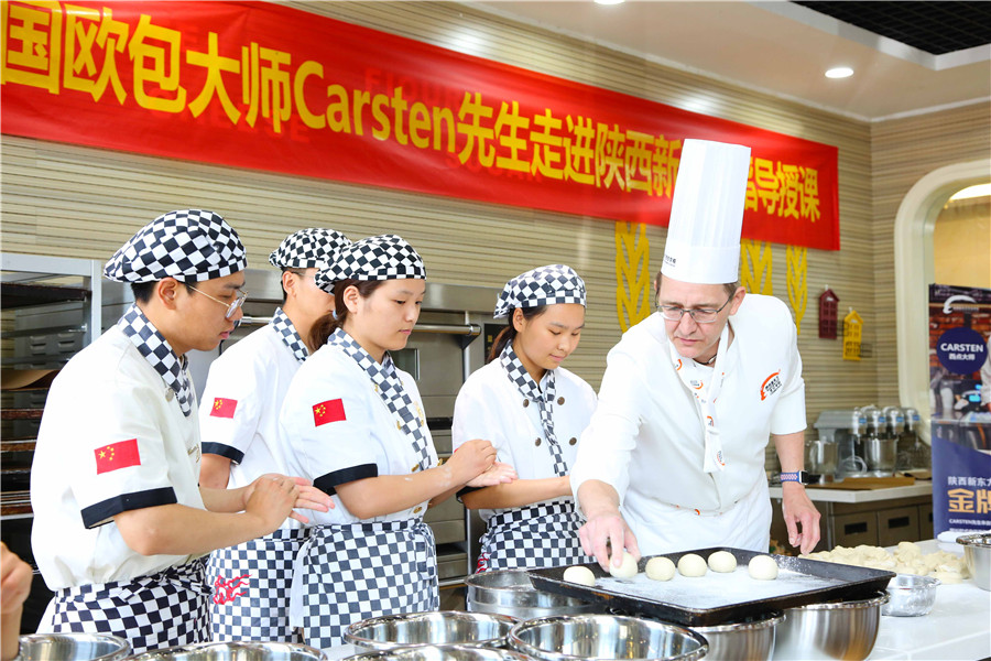 美食无国界|外籍教师进校园,共享西点美味